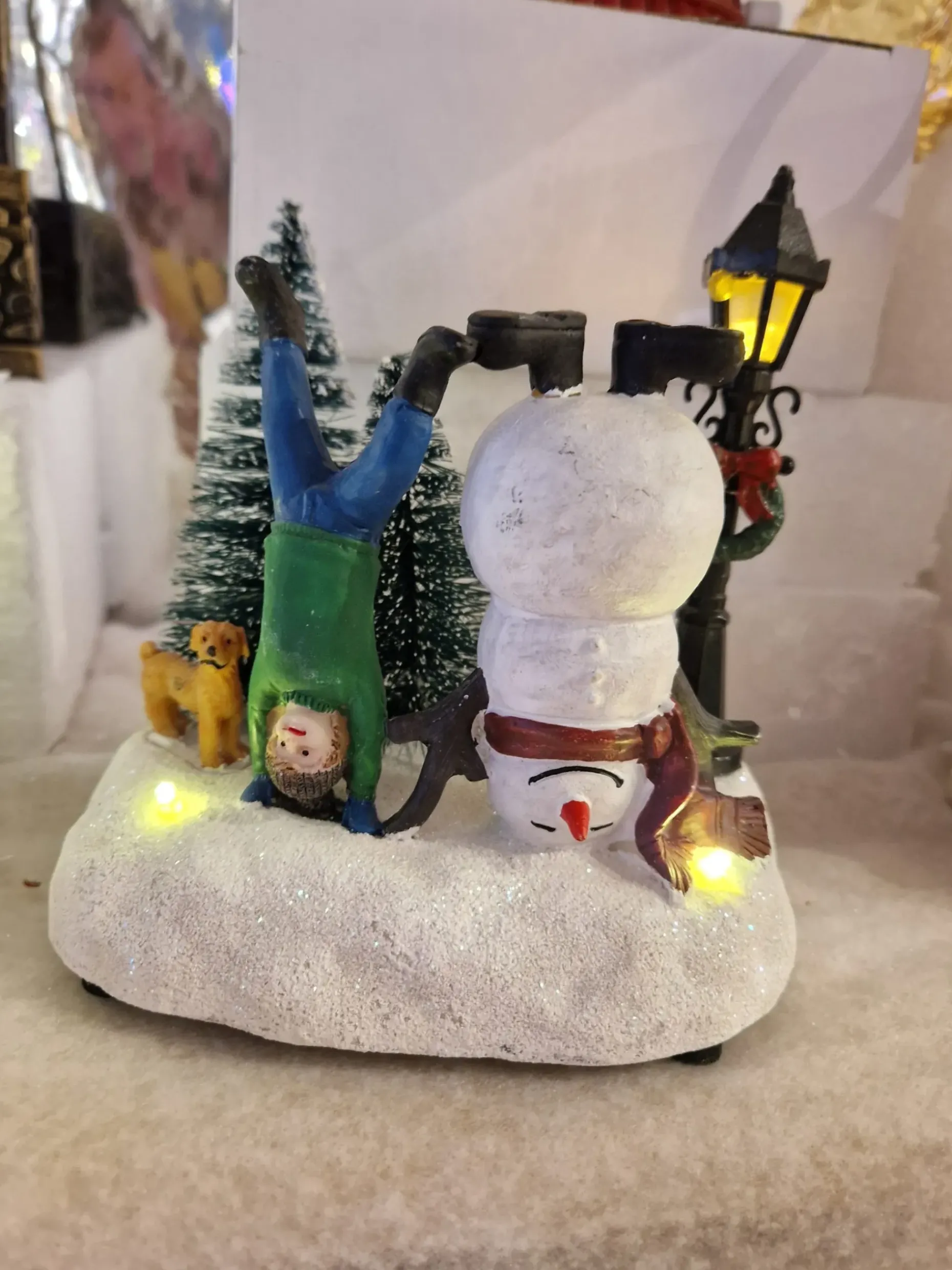 Scène lumineuse village – Bonhomme de neige