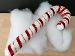 sucre d&rsquo;orge à suspendre blanc-rouge 35CM