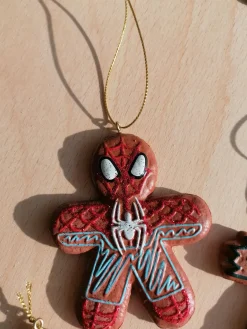 Suspension pain d&rsquo;épices Spiderman